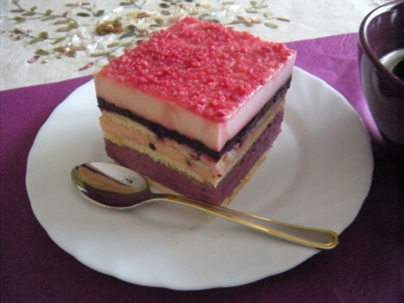 Ciasto jagodowe z maczkiem truskawkowym Ciasto jagodowe z maczkiem truskawkowym