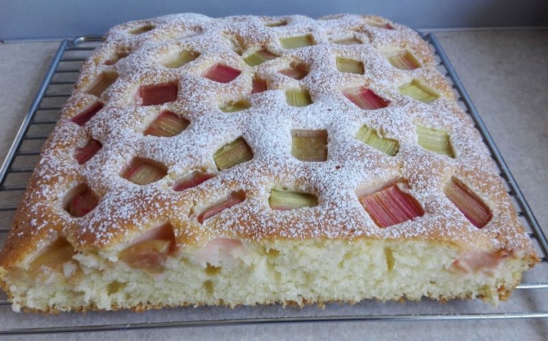 Ciasto jodurtowe z rabarbarem Ciasto jodurtowe z rabarbarem