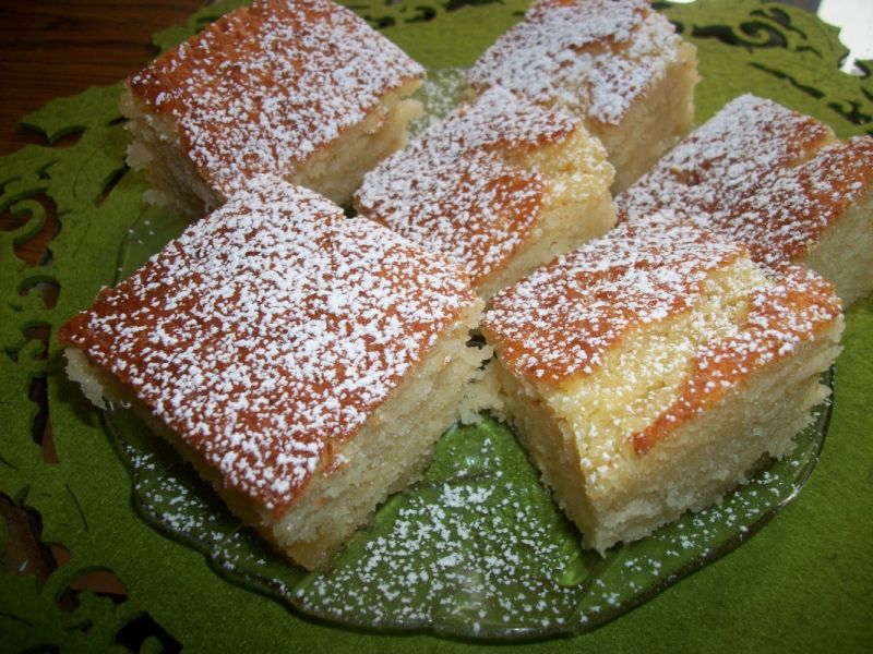 Ciasto jogurtowe z białą czekoladą 