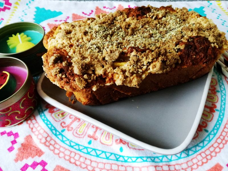 Ciasto jogurtowe z gruszkami i kruszonką