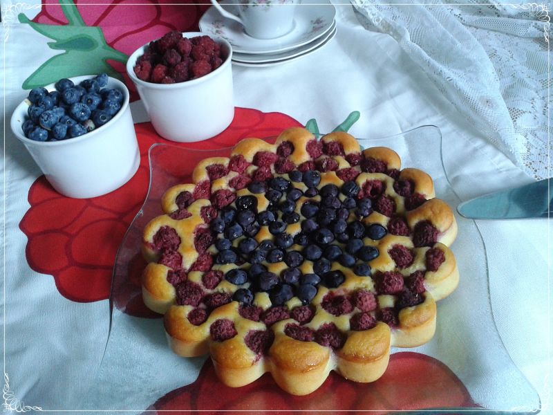 Ciasto jogurtowe z owocami bez tłuszczu