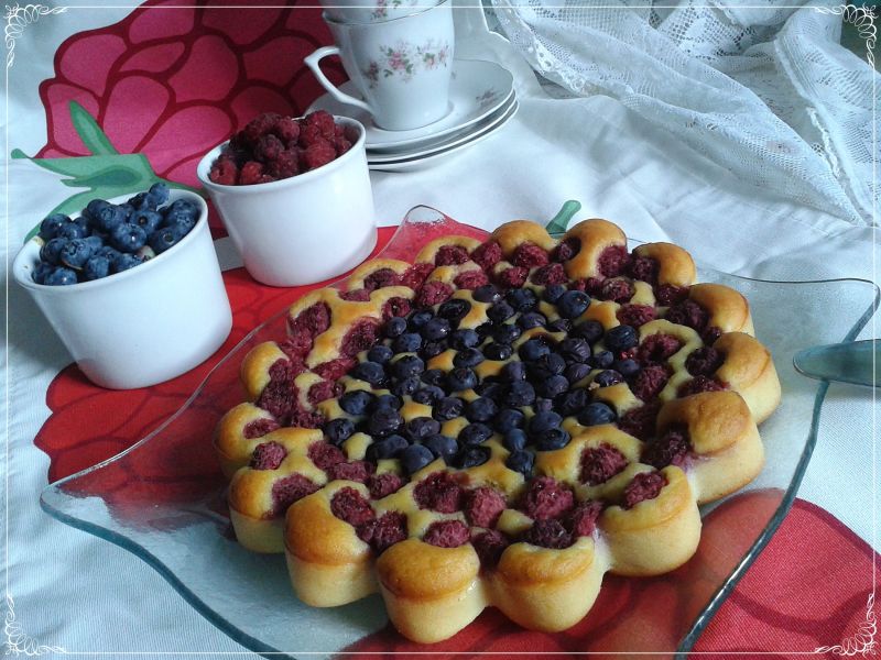 Ciasto jogurtowe z owocami bez tłuszczu