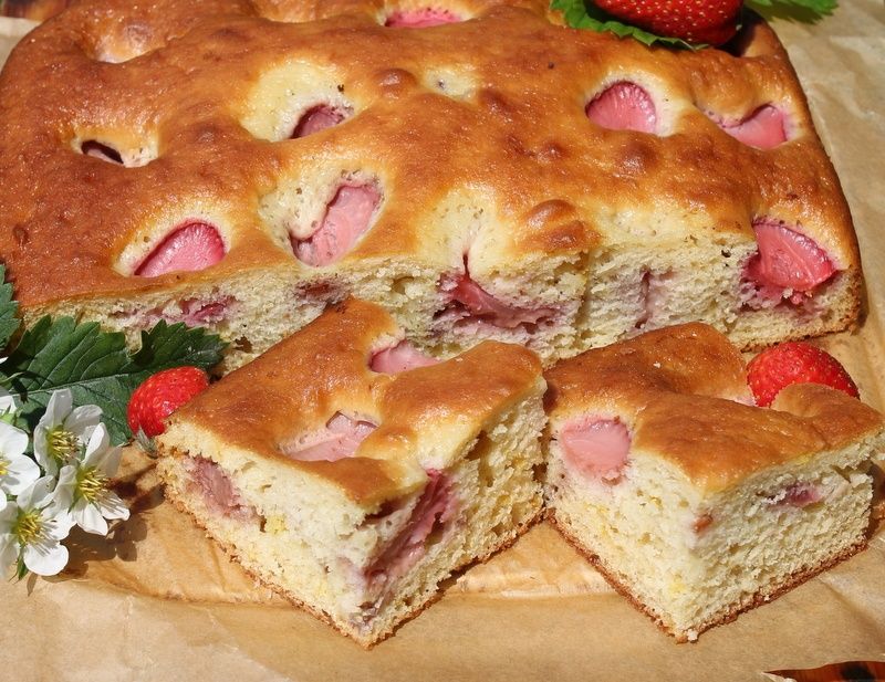 Ciasto jogurtowe z truskawkami