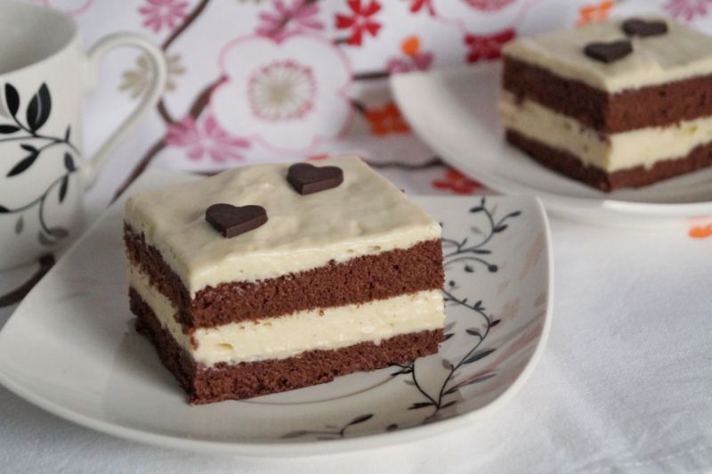 Ciasto kakaowe z kremem chałwowym