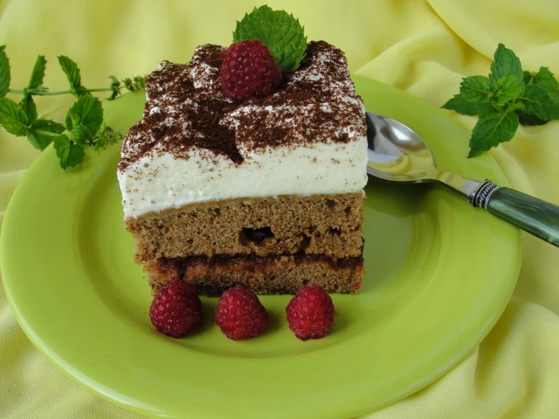 Ciasto kawowe z powidłami i bitą śmietaną