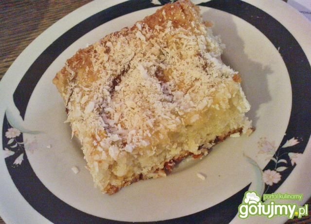 Ciasto kokosowe z brzoskwiniami 