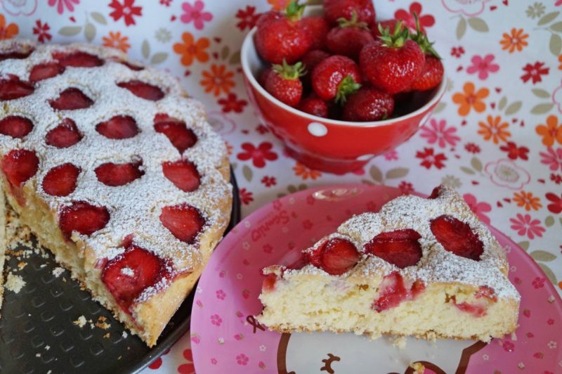 Ciasto kokosowe z truskawkami