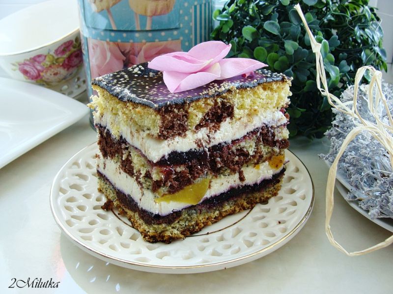 Ciasto kolorowe z brzoskwiniami