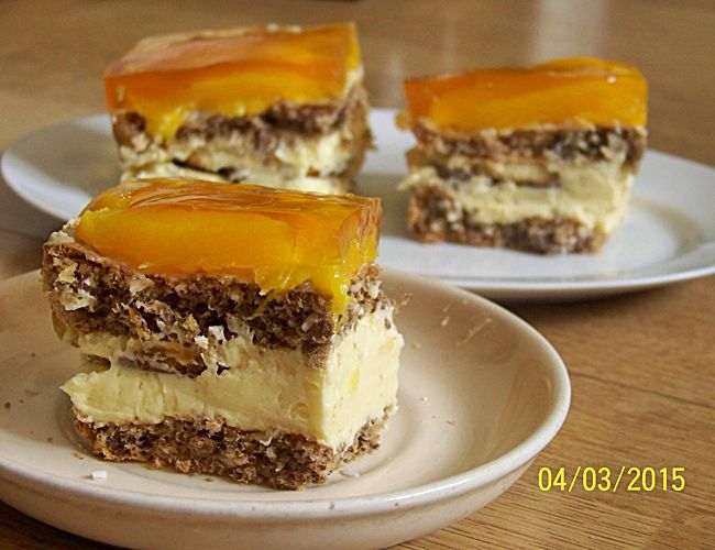 Ciasto kora orzechowa z brzoskwiniami