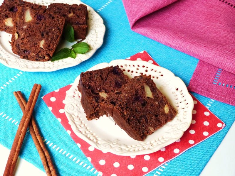 Ciasto korzenne z owocami Ciasto korzenne z owocami