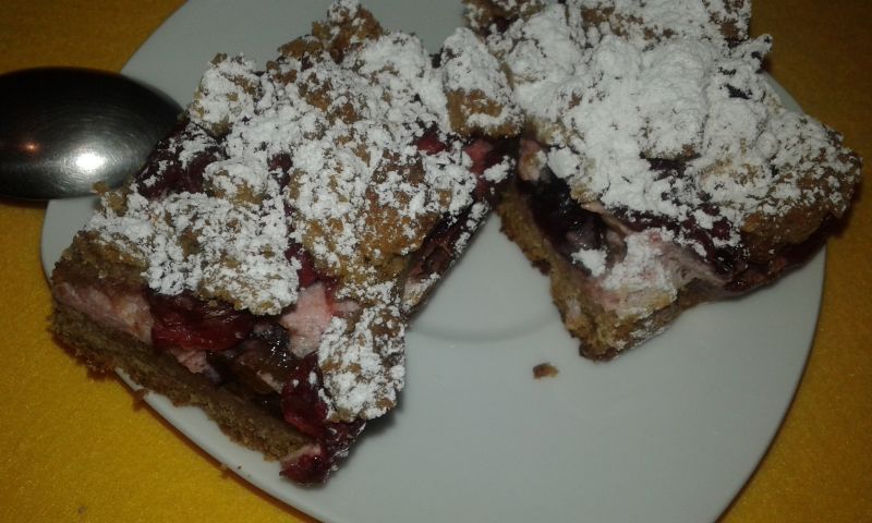 Ciasto kruche śliwkowo - wiśniowe Ciasto kruche śliwkowo - wiśniowe