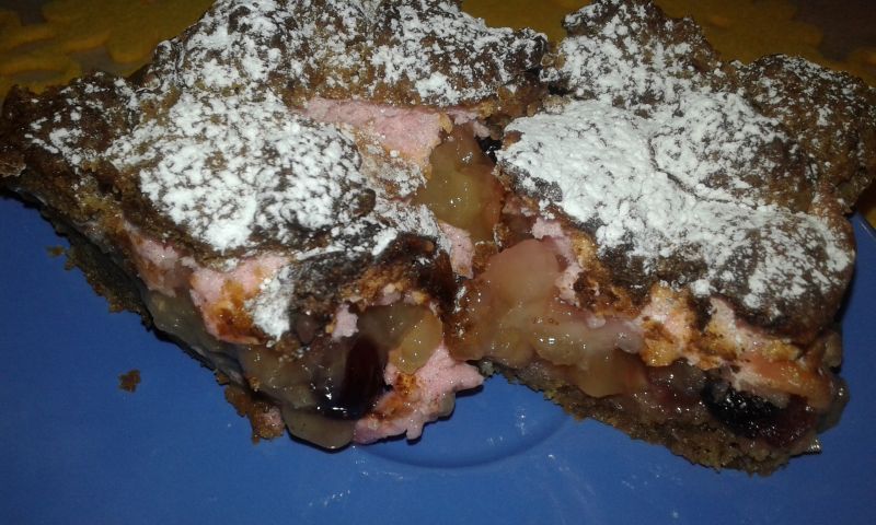 Ciasto kruche z karobem i jabłkami prażonymi Ciasto kruche z karobem i jabłkami prażonymi