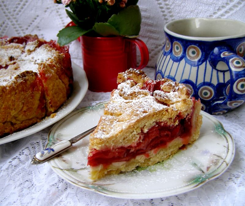 Ciasto kruche z marcepanem i truskawkami