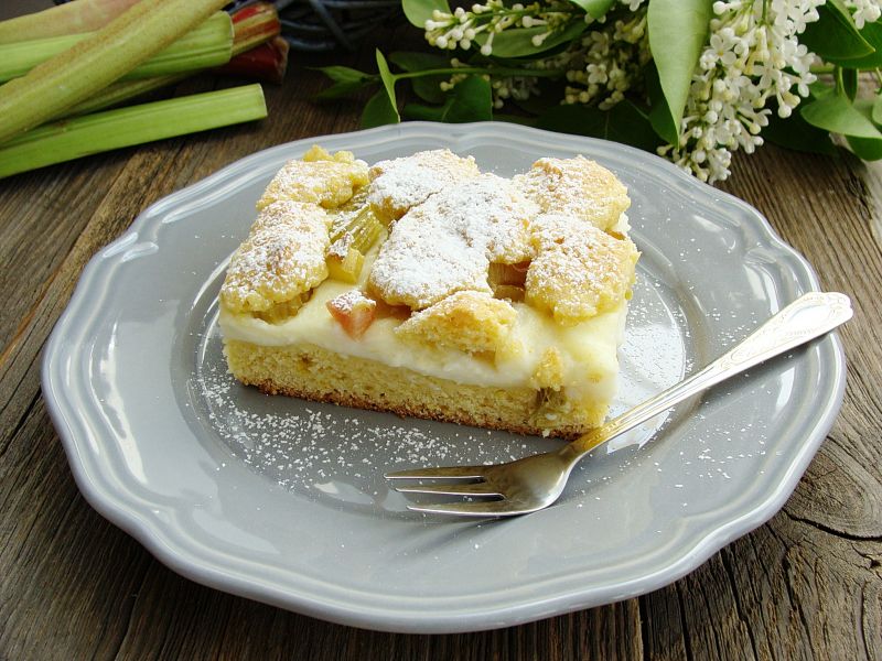 Ciasto kruche z rabarbarem