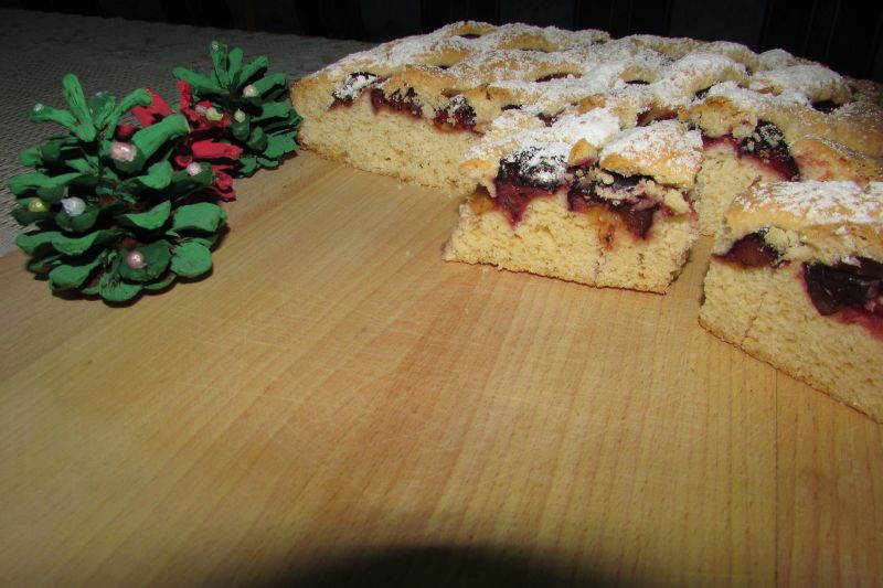 Ciasto kruche ze śliwkami