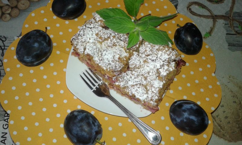 Ciasto kruche ze śliwkami