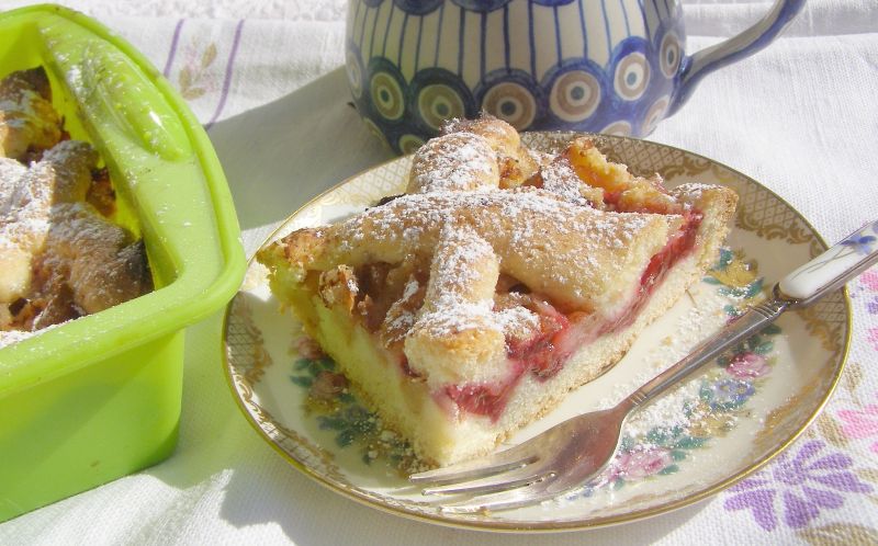 Ciasto kruche ze śliwkami,gruszkami Ciasto kruche ze śliwkami,gruszkami