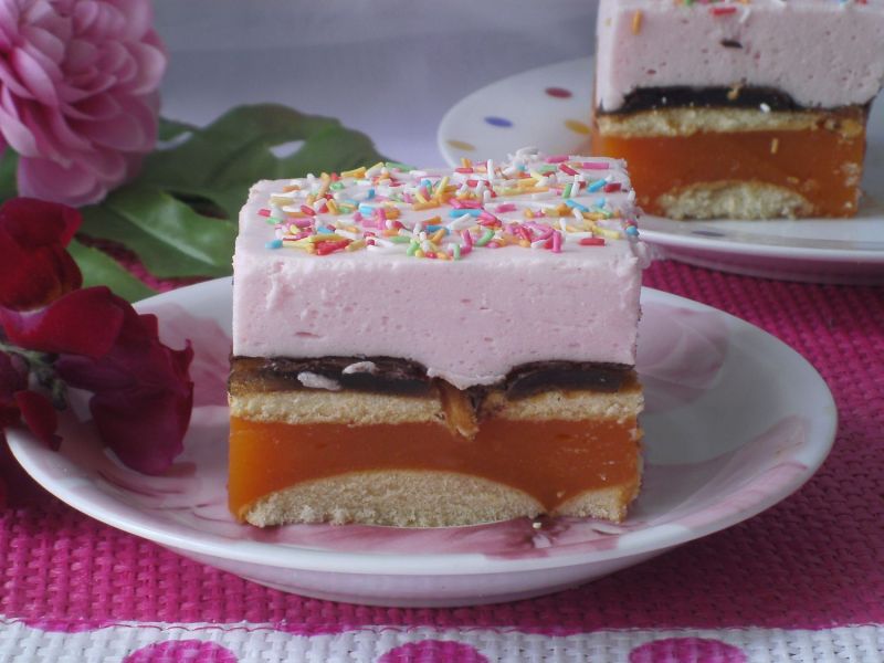 Ciasto kubusiowe z delicjami Ciasto kubusiowe z delicjami