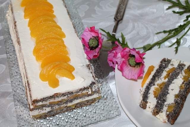 Ciasto makowe z brzoskwiniami