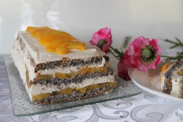 Ciasto makowe z brzoskwiniami