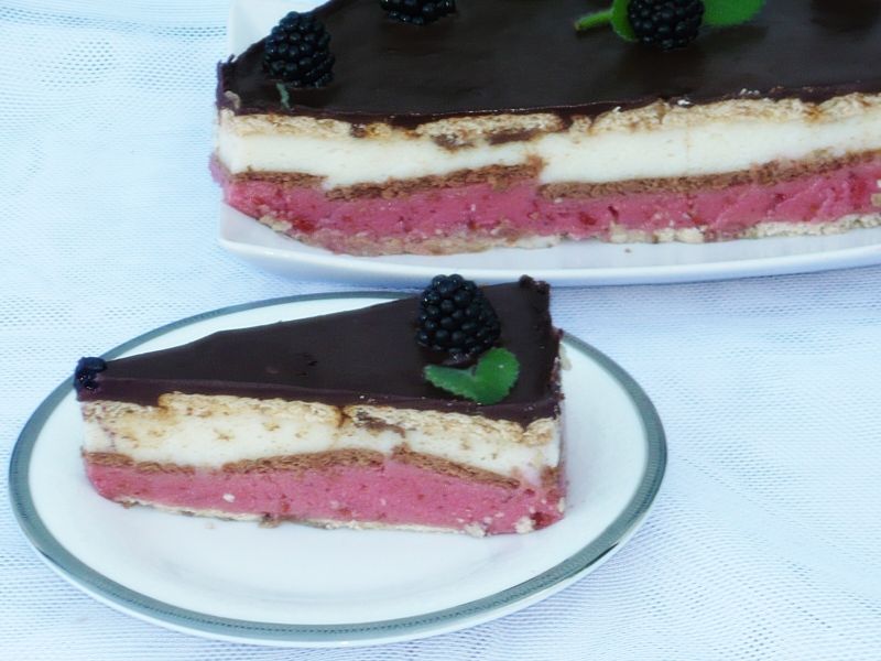 Ciasto mannowiec ze śliwkami Ciasto mannowiec ze śliwkami