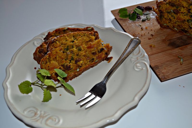 Ciasto marchewkowe z bakaliami Ciasto marchewkowe z bakaliami