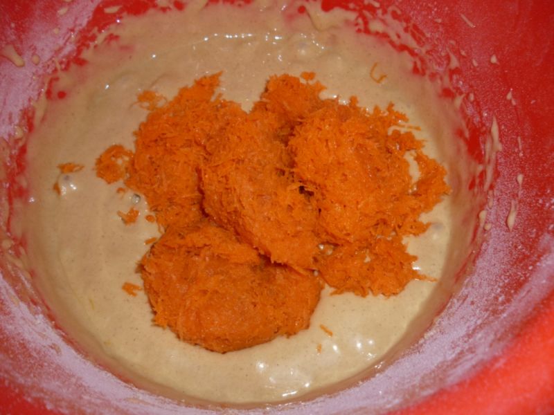 Ciasto marchewkowe z dwoma kremami