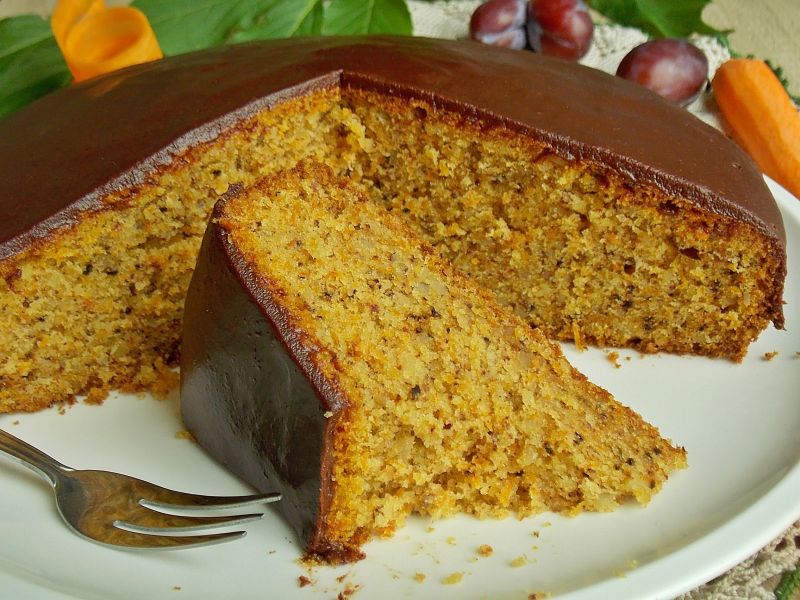 Ciasto marchewkowe z polewą czekośliwkową