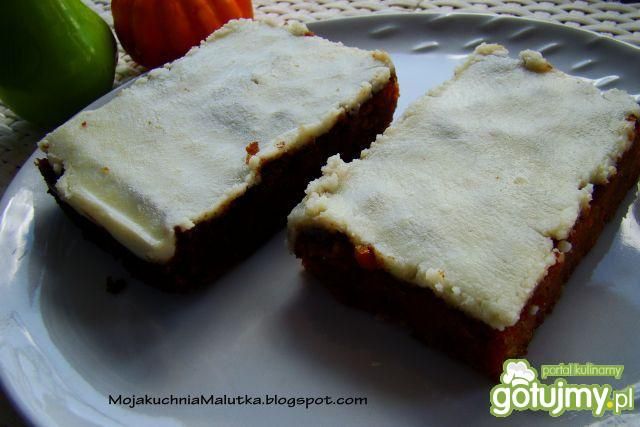 Ciasto marchewkowe z polewą serową  Ciasto marchewkowe z polewą serową