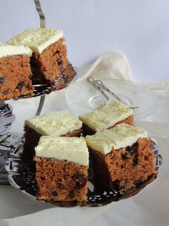 Ciasto marchewkowe z żurawiną