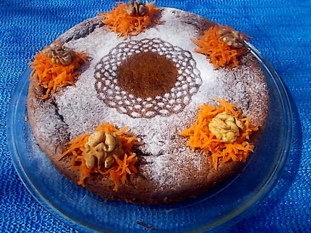 Ciasto marchewkowo - orzechowe 