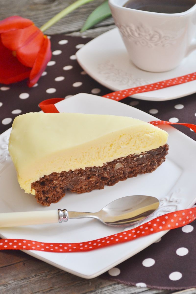 Ciasto migdałowe z musem czekoladowym Ciasto migdałowe z musem czekoladowym