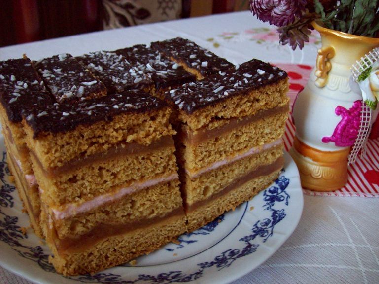 Ciasto miodowe z jabłkami