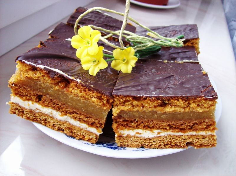 Ciasto miodowe z jabłkami Ciasto miodowe z jabłkami