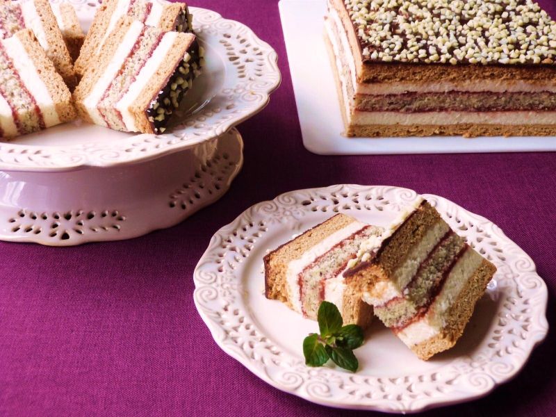 Ciasto miodowe z makową wkładką Ciasto miodowe z makową wkładką