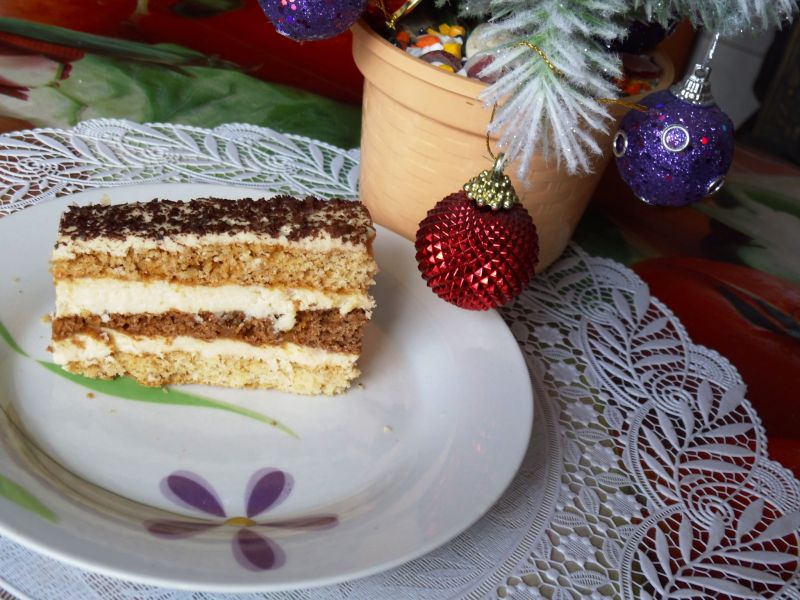 Ciasto miodowe z serem smażonym Ciasto miodowe z serem smażonym