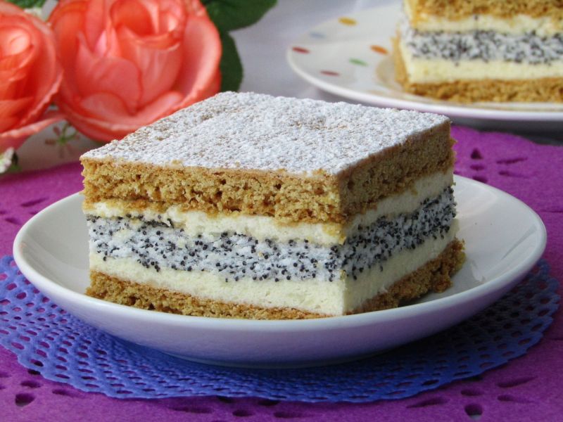 Ciasto miodowo- makowe z masą z kaszy manny