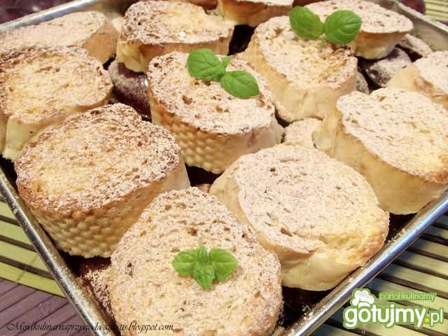 Ciasto na bagietce ze śliwkami