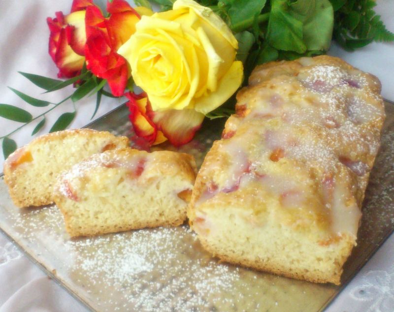 Ciasto na białkach z brzoskwiniami Di Ciasto na białkach z brzoskwiniami Di