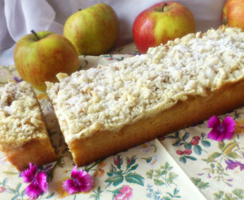 Ciasto na maślance z jabłkami i kruszonką