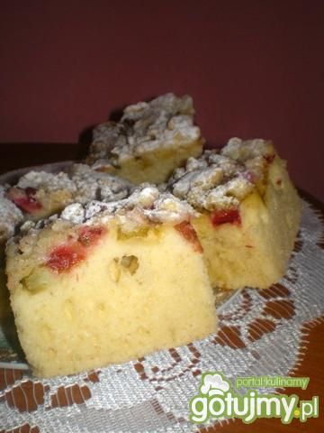 Ciasto na maślance z rabarbarem