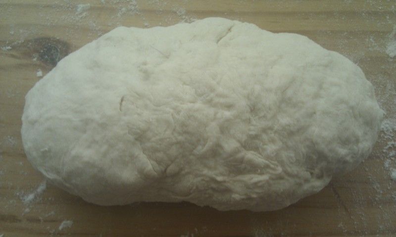 Ciasto na pizzę długo rosnące