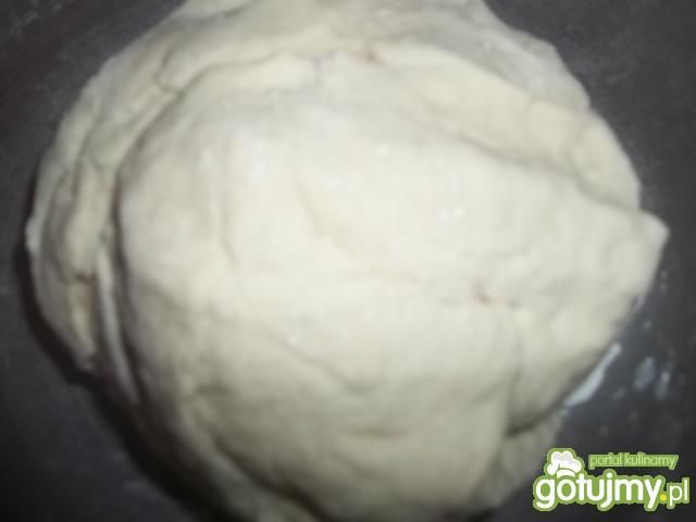 Ciasto na pizzę o grubym spodzie Ciasto na pizzę o grubym spodzie
