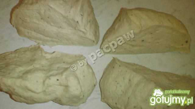 Ciasto na pizzę ziołowe na mleku