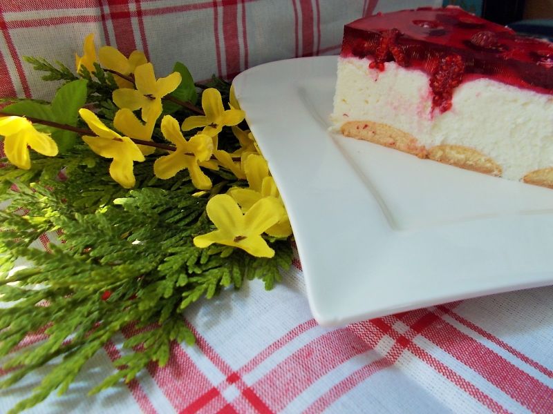 Ciasto na zimno z malinami