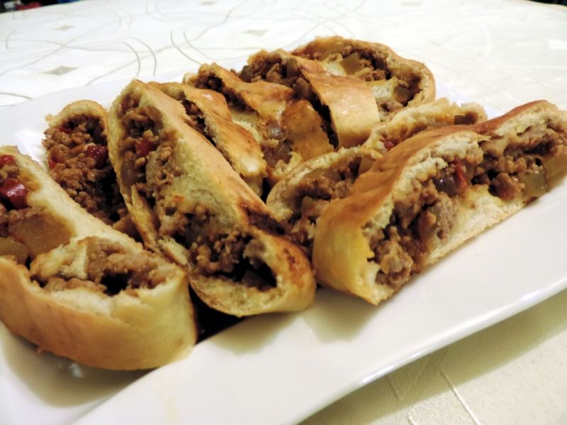 Ciasto nadziewane mięsem mielonym Ciasto nadziewane mięsem mielonym