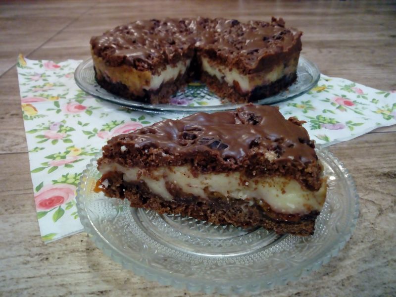 Ciasto orzechowe z owocami i budyniem 