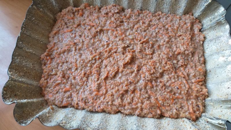 Ciasto orzechowo - marchewkowe z cynamonem