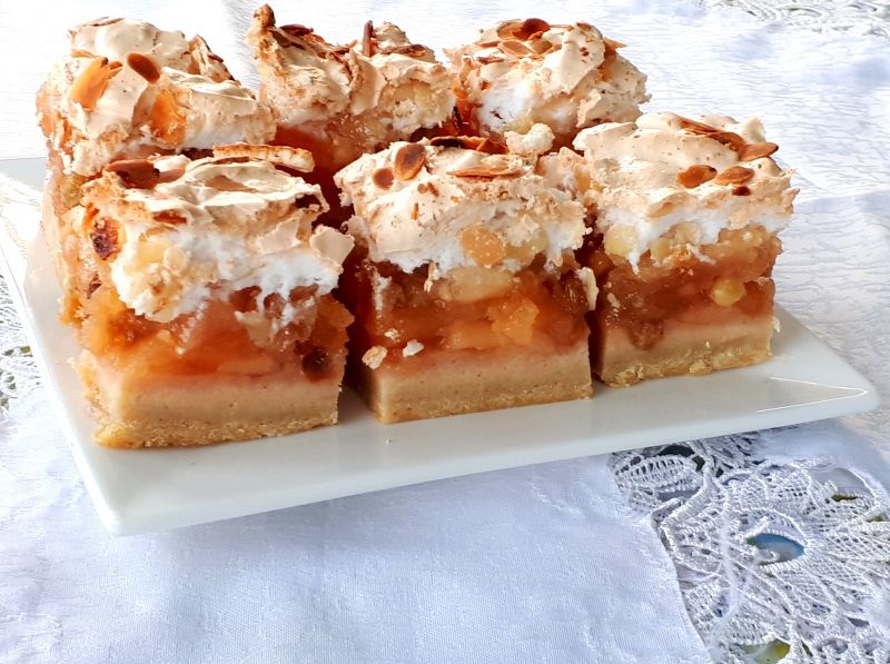 Ciasto owocowe z migdałową bezą Ciasto owocowe z migdałową bezą