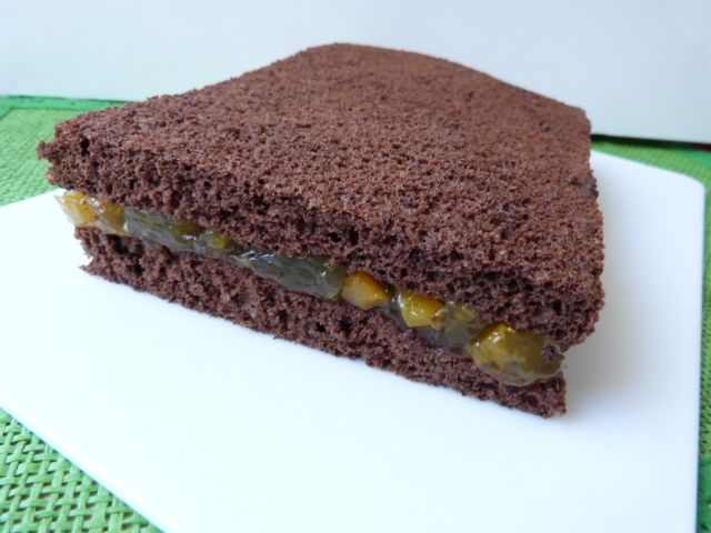 Ciasto piernikowe z dżemem Ciasto piernikowe z dżemem